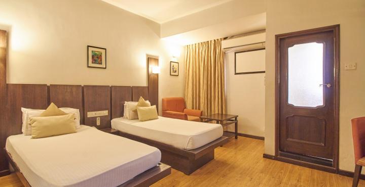 Hotel Pinnacle Ahmedabad Exterior foto