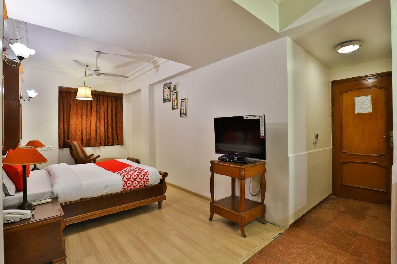 Hotel Pinnacle Ahmedabad Exterior foto